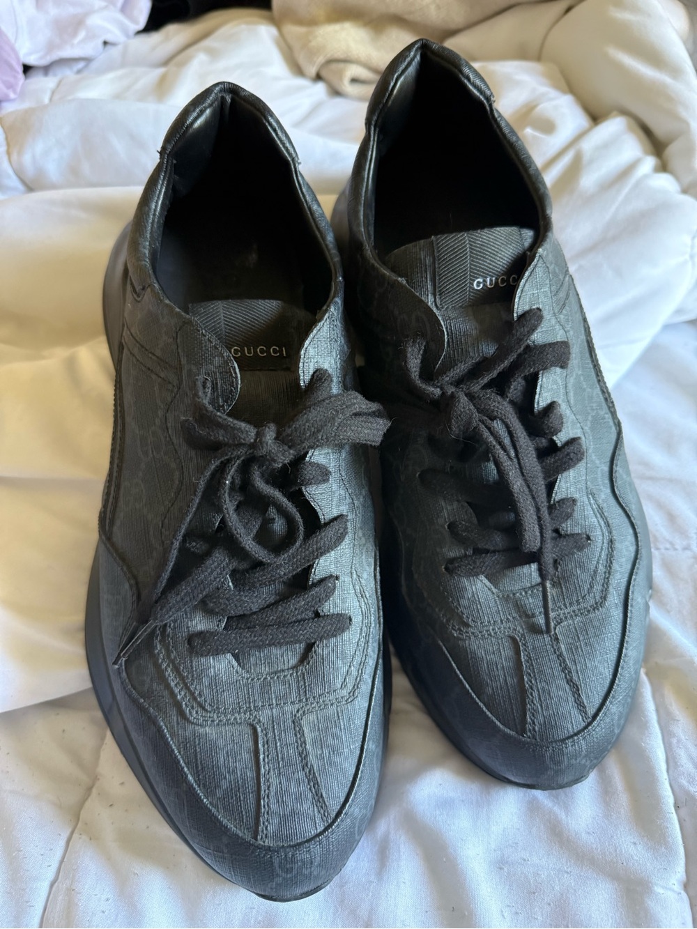Gucci Men's Black Low-Top Lace-Up Sneakers